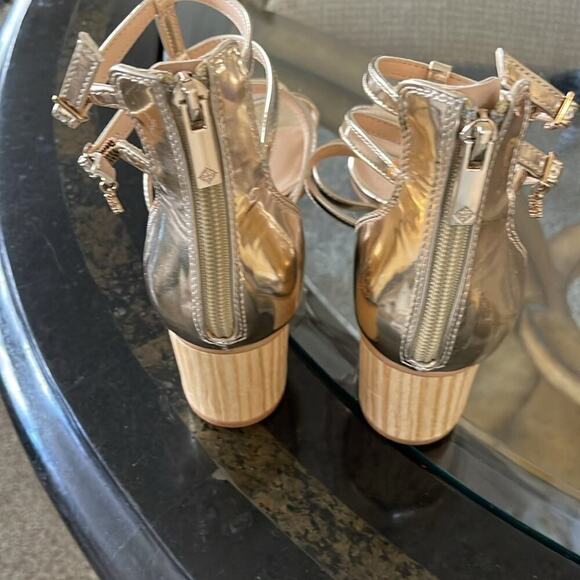 Heels sandles- gold new Nanette Lepore size 7 1/2 zipper back- block heels 2 2/4 - Picture 6 of 7